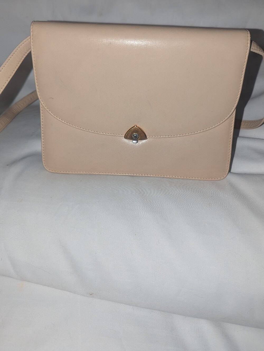 Vintage Teo Cream Crossbody Bag with Gold Accent